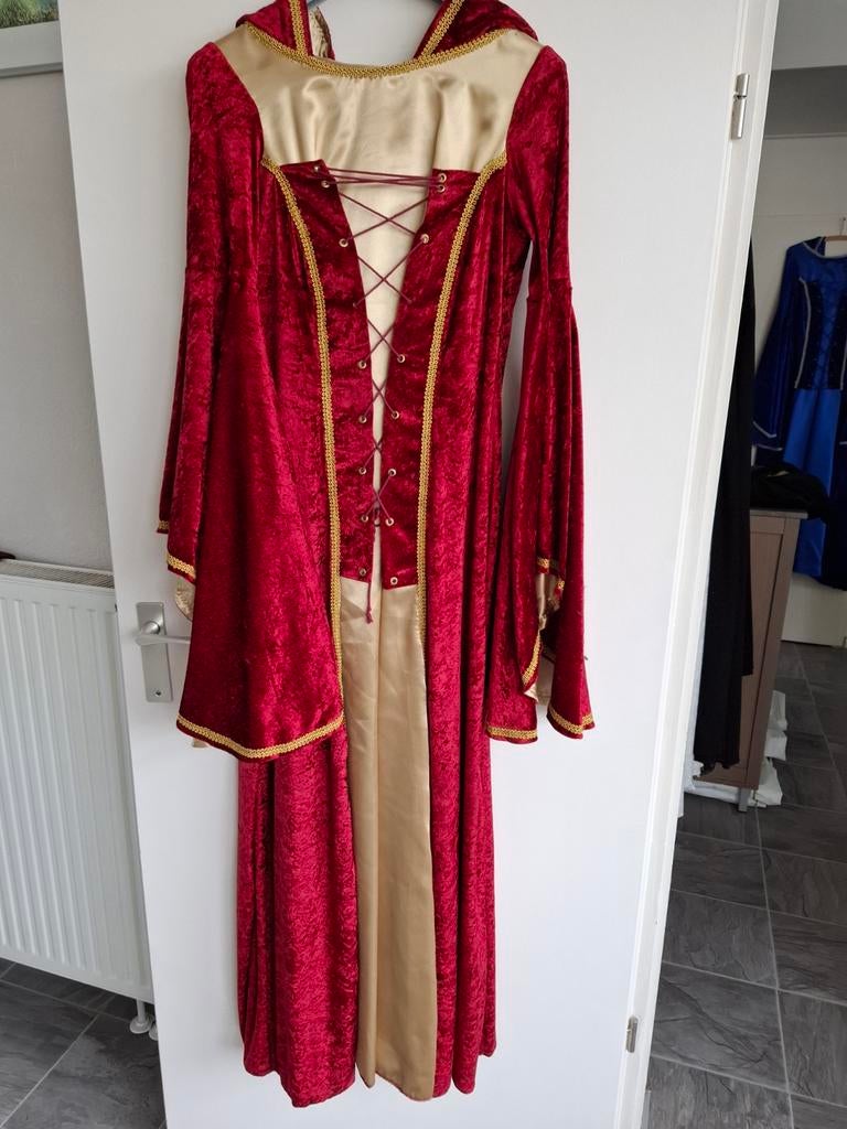 Prachtige rode jurk voor fantasie/ larp oid, Ophalen of Verzenden