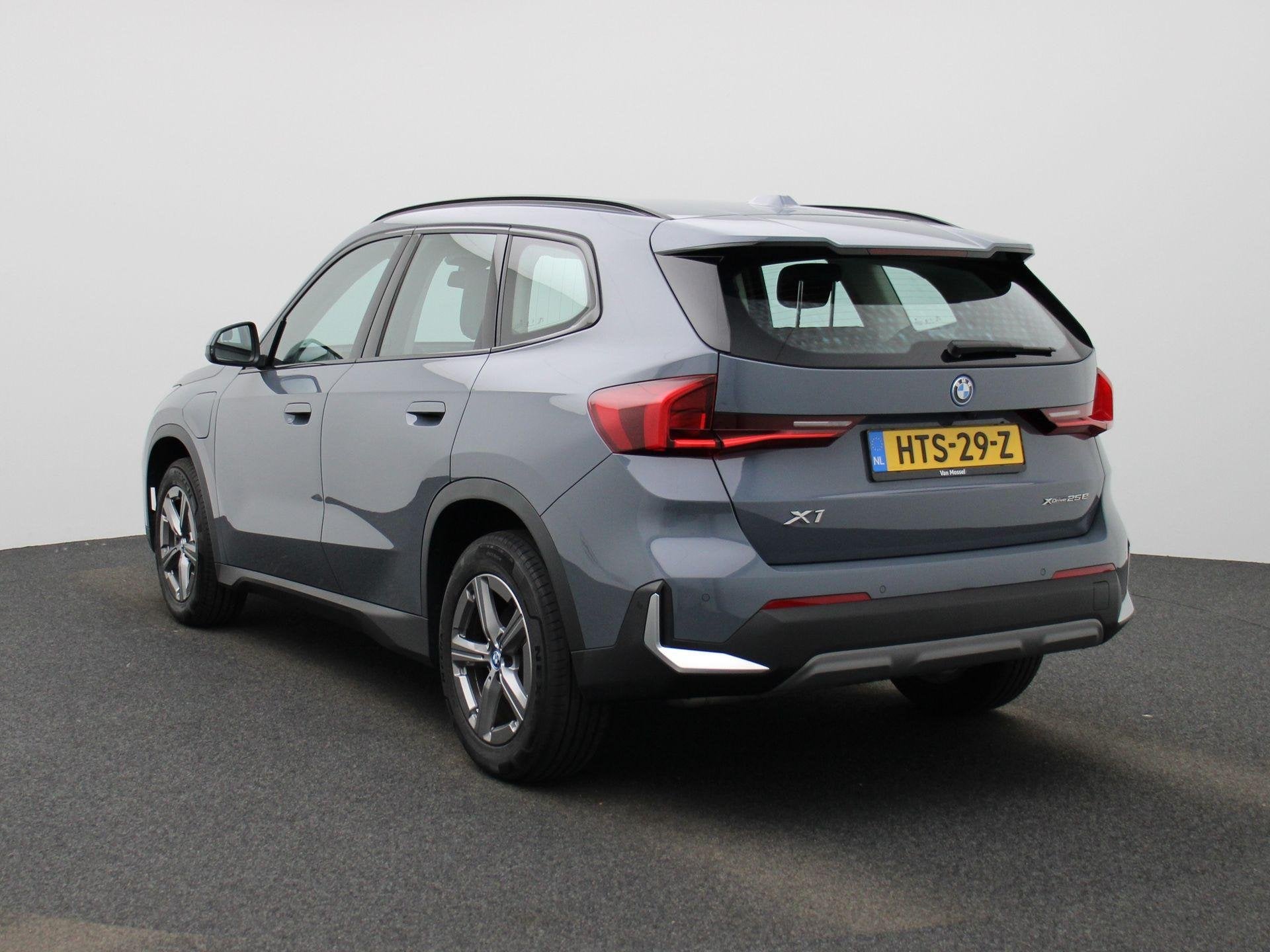 BMW X1 xDrive25e | LEER | CAMERA | STOELVERWARMING | NAVIGAT, Auto's, 12 maanden, Gebruikt, 105 min, Bedrijf