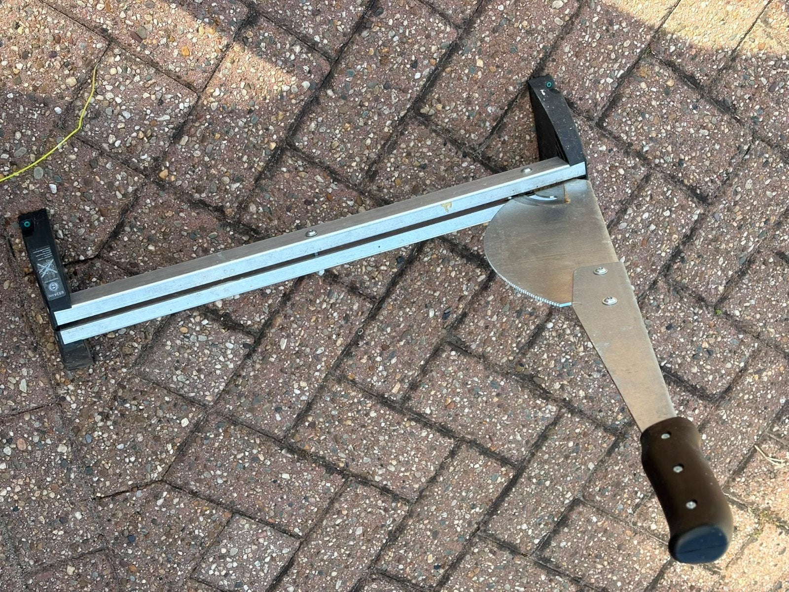 Tegelsnijder - Handig gereedschap voor tegelwerk, Ophalen of Verzenden, Gebruikt, Snijgereedschap, Overige merken