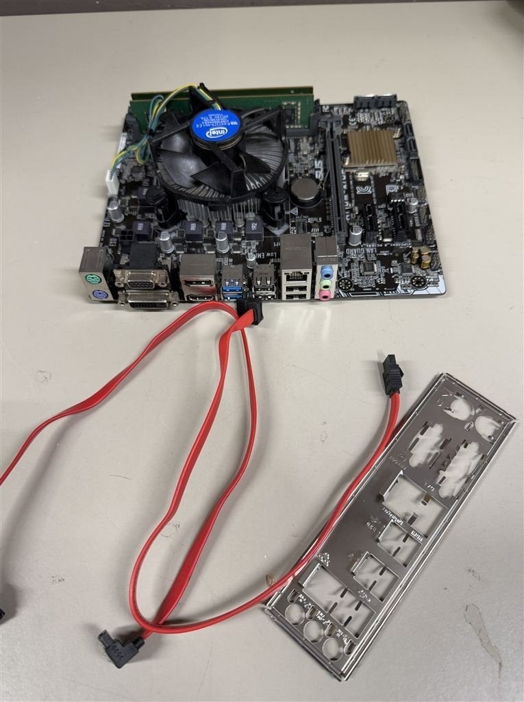 ASUS H110M-A/DP Moederbord Intel Socket 1151 i5 6th gen CPU, Ophalen of Verzenden, Zo goed als nieuw, DDR4
