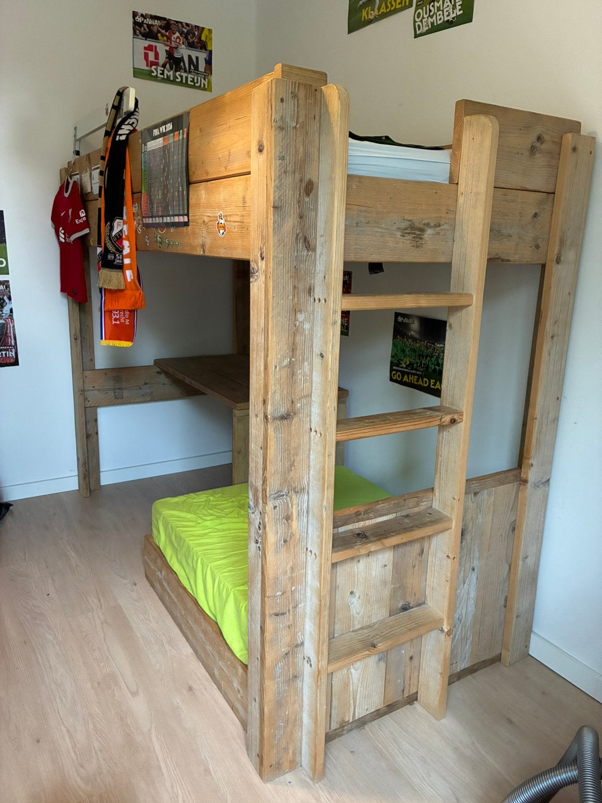 Mooi stevig stapelbed van steigerhout, Kinderen en Baby's, Kinderkamer | Stapelbedden en Hoogslapers, Ophalen, Zo goed als nieuw