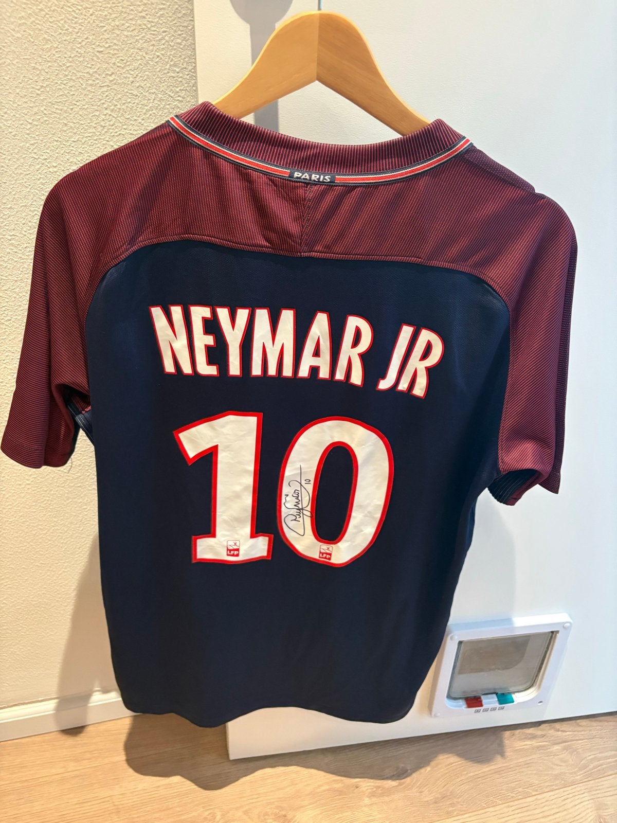 Gesigneerd Neymar Jr PSG Shirt -, Verzamelen, Ophalen of Verzenden, Zo goed als nieuw, Buitenlandse clubs, Shirt