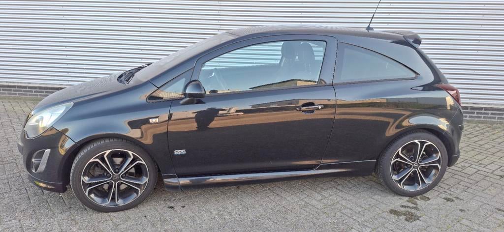 Opel Corsa 1.4 turbo Opc line. Bj 2013 .apk mei 2027!!!, Auto's, 125 pk, 49 €/maand, Bedrijf, Geïmporteerd
