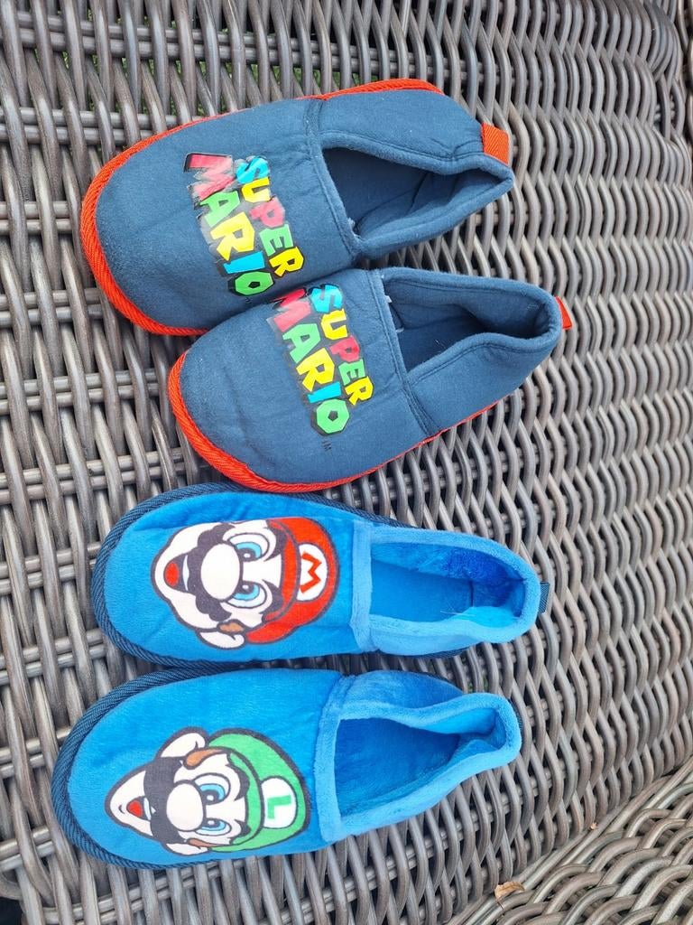 2 paar Super Mario en Luigi pantoffels, Ophalen of Verzenden, Gebruikt, Super Mario, Jongen of Meisje