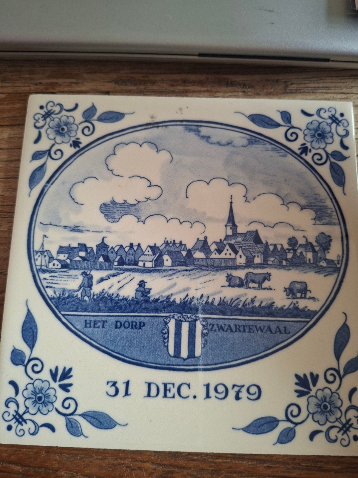 Delfts blauwe tegel - Dorpsgezicht Zwartewaal 1979, Ophalen of Verzenden
