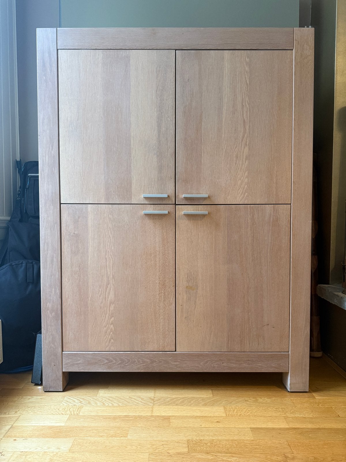 Eikenhouten kast van Hoogenboezem met deuren en planken, Ophalen, 100 tot 150 cm, Eikenhout, Zo goed als nieuw