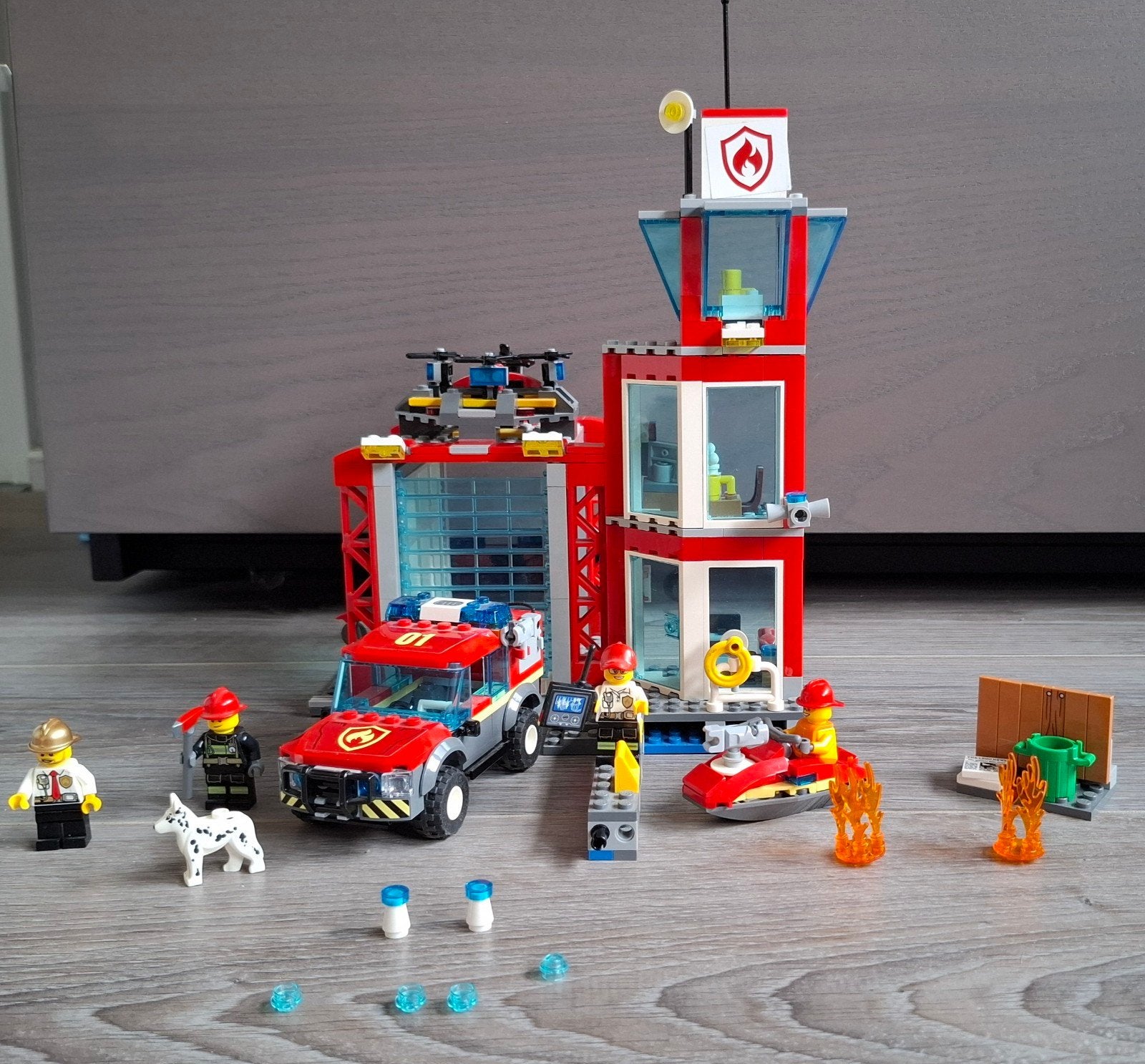 LEGO 60225 City Brandweerkazerne, Ophalen, Zo goed als nieuw