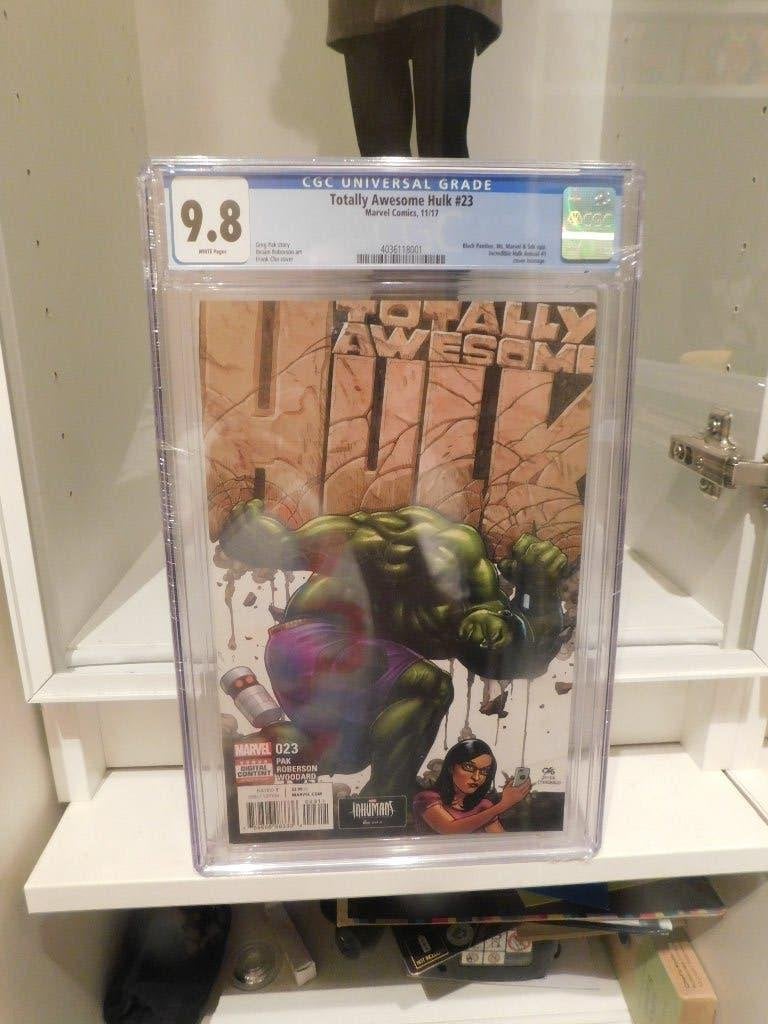 Totally Awesome Hulk 23 - CGC 9.8, Boeken, Strips | Comics, Eén comic, Ophalen of Verzenden, Nieuw, Amerika