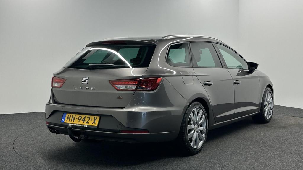 Seat Leon ST 1.4 EcoTSI FR Connect TREKHAAK CAMERA CARPLAY N, Voorwielaandrijving, Gebruikt, 4 cilinders, Leon