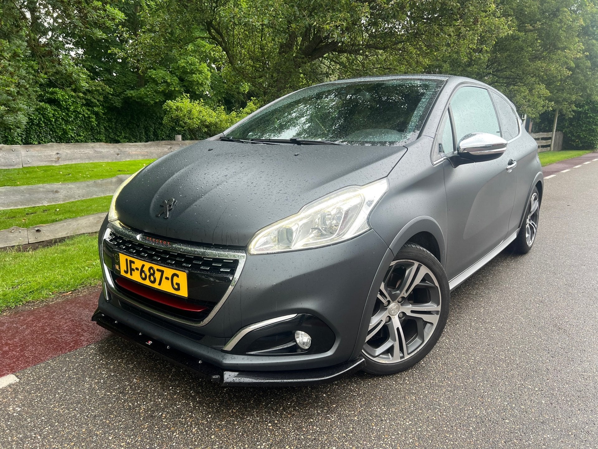 Peugeot 208 1.6 e-THP GTi 208 PK Pano Navi Clima, Voorwielaandrijving, Gebruikt, Leder en Stof, 49 €/maand