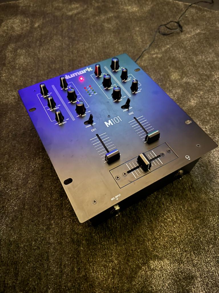 Numark M101 mixer - mengtafel, Muziek en Instrumenten, Dj-sets en Draaitafels, Ophalen, Numark