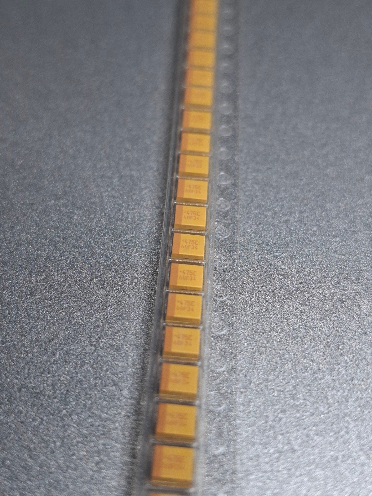 SMD Tantaal condensator 4,7uF 16V 10%, Ophalen of Verzenden, Nieuw