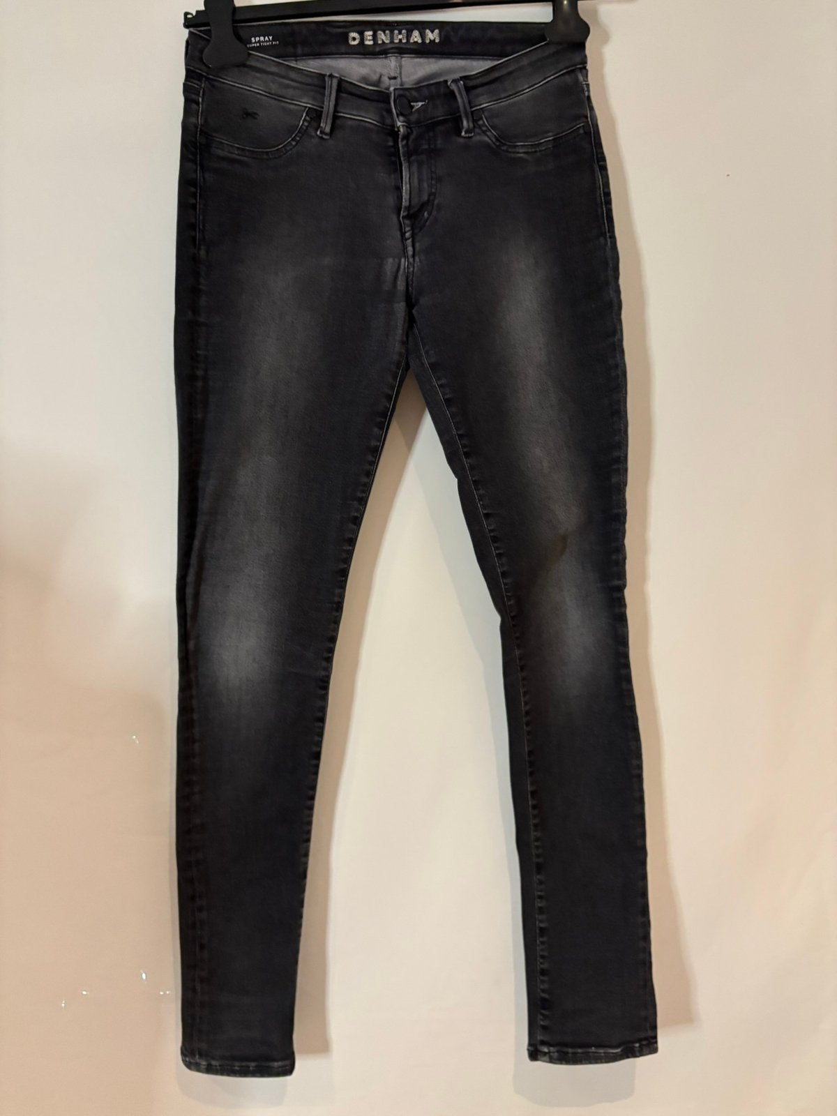 Levi’s skinny broek maat 28, Ophalen of Verzenden, Zo goed als nieuw, Zwart, W28 - W29 (confectie 36)