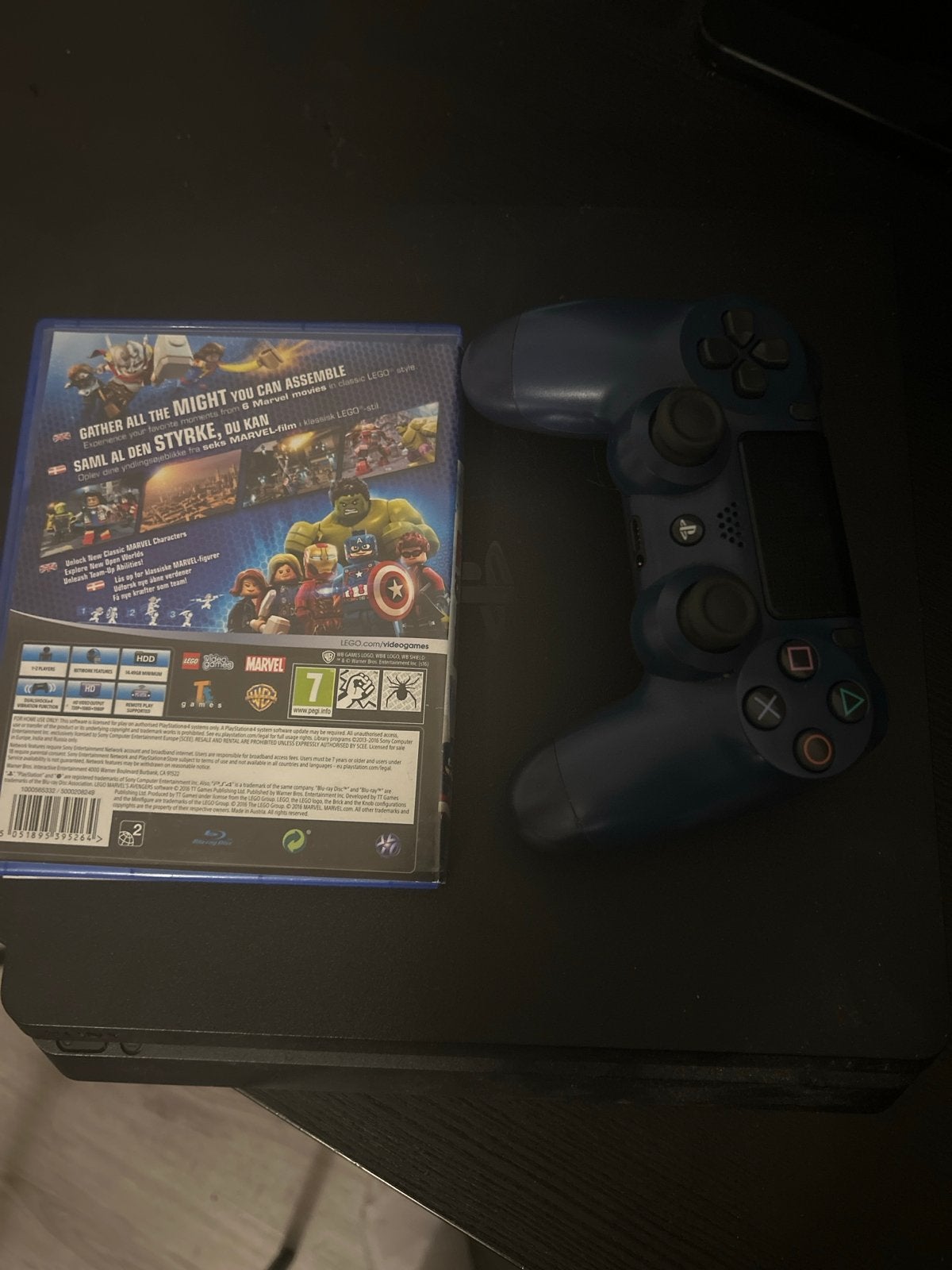 PS4 + Controller + LEGO Avengers | Compleet, Avontuur en Actie, Gebruikt, 2 spelers, Eén computer