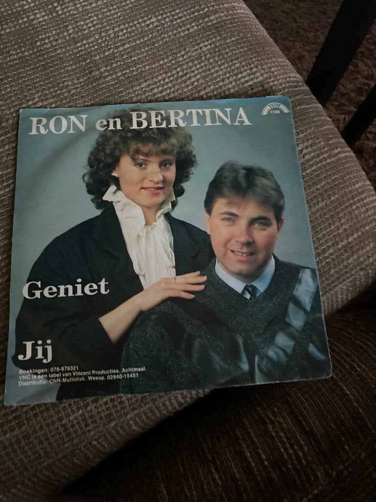 Ron en Bertina - Geniet / Jij (Vinyl Single), Gebruikt, 7 inch, Ophalen of Verzenden, EP