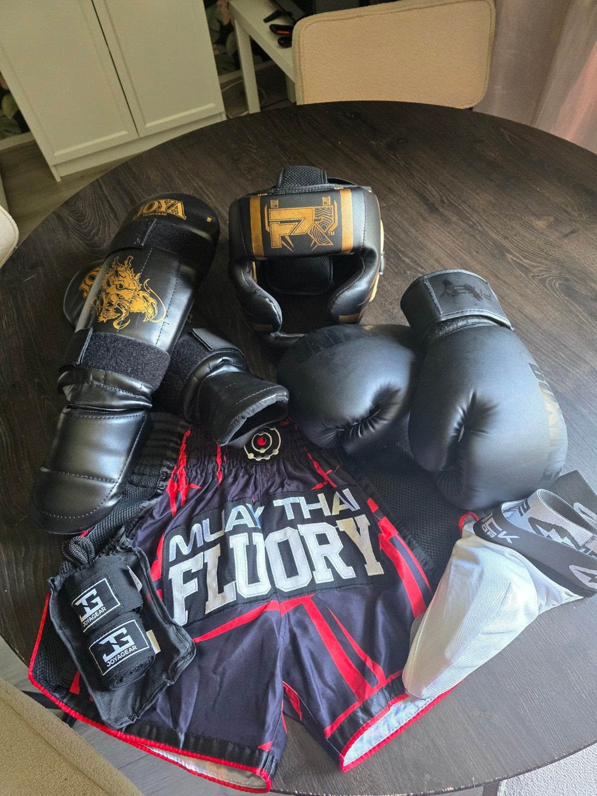 Complete kickboks set voor kind., Sport en Fitness, Vechtsporten en Zelfverdediging, Overige, Vechtsportbescherming, Ophalen of Verzenden