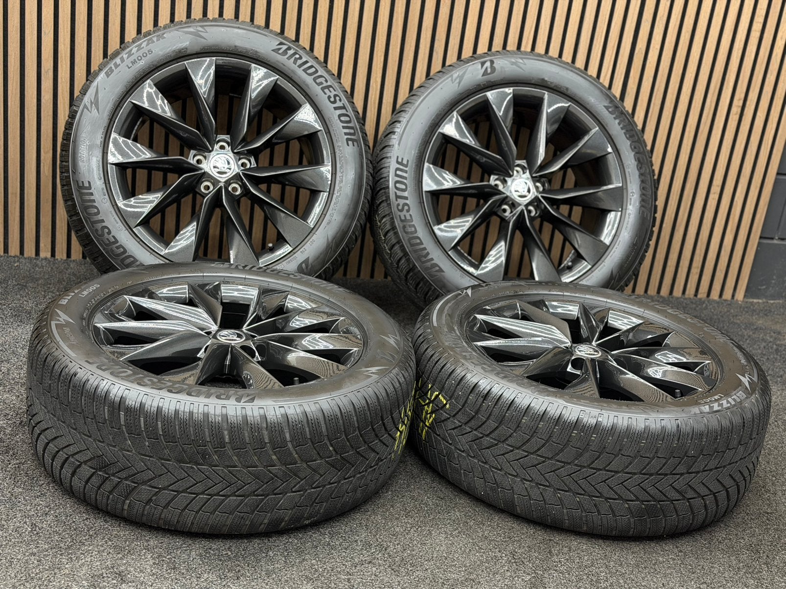 Originele 19 inch Skoda Enyaq Elroq Crystal Bridgestone AO, Auto-onderdelen, Banden en Velgen, ., Banden en Velgen, Winterbanden