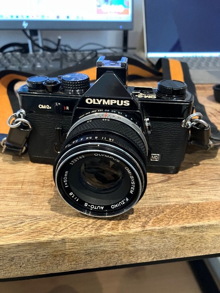 Olympus OM2/n Spiegelreflex camera, Audio, Tv en Foto, Fotocamera's Analoog, Ophalen, Gebruikt, Spiegelreflex, Olympus