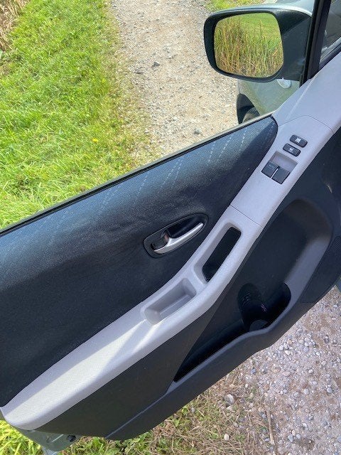 Foto 6 van Toyota Yaris AUTOMAAT met gebruikers sporen