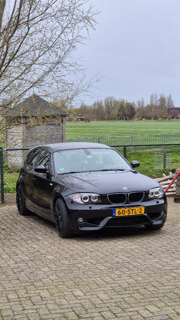 BMW 1-Serie 2.0 120I 2004 Zwart, Auto's, 1-Serie, Automatische klimaatregeling, Achterwielaandrijving, 1995 cc