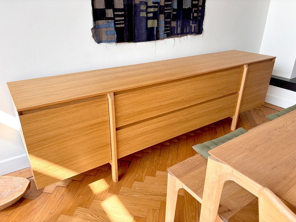 Bolia Daia dressoir/sideboard 240cm met laden, geolied eiken, Ophalen, Gebruikt, Eikenhout, Met lade(s)