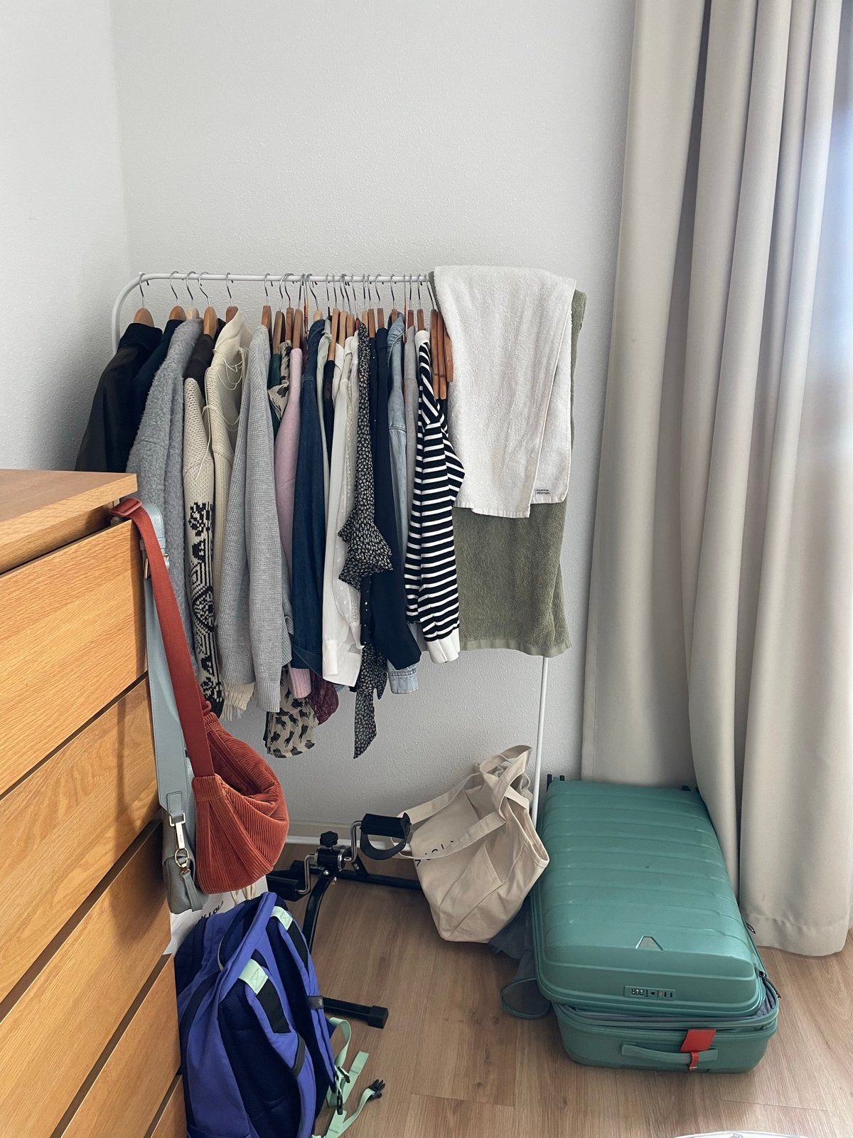 Kledingrek met hangers (pick up september 29th), Ophalen of Verzenden, Gebruikt