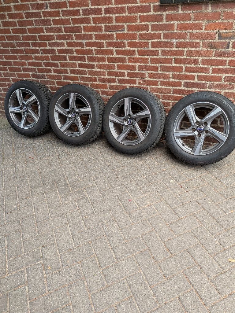 Volvo R-Disign Ixion velgen met winterbanden 16 Inch, Ophalen, Gebruikt, Velg(en), 16 inch