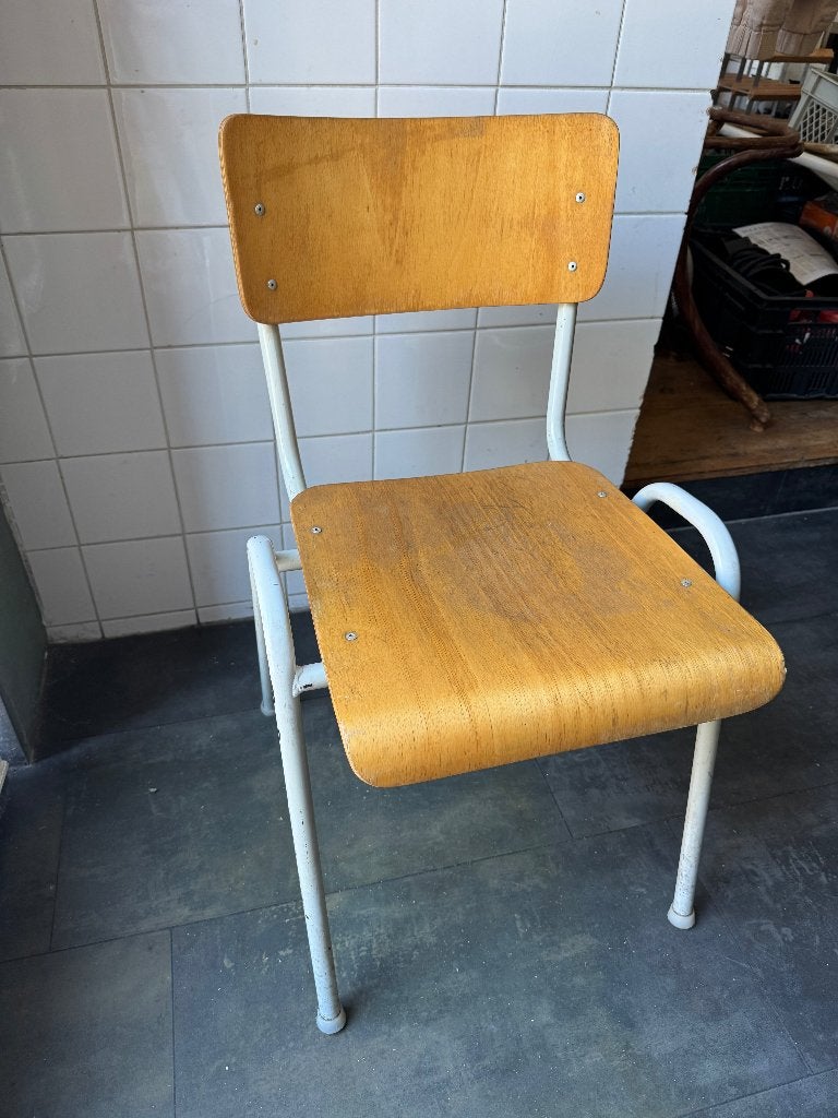 Oude schoolstoelen 14 stuks, Huis en Inrichting, Stoelen, Ophalen, Gebruikt, Bruin, Schoolstoel