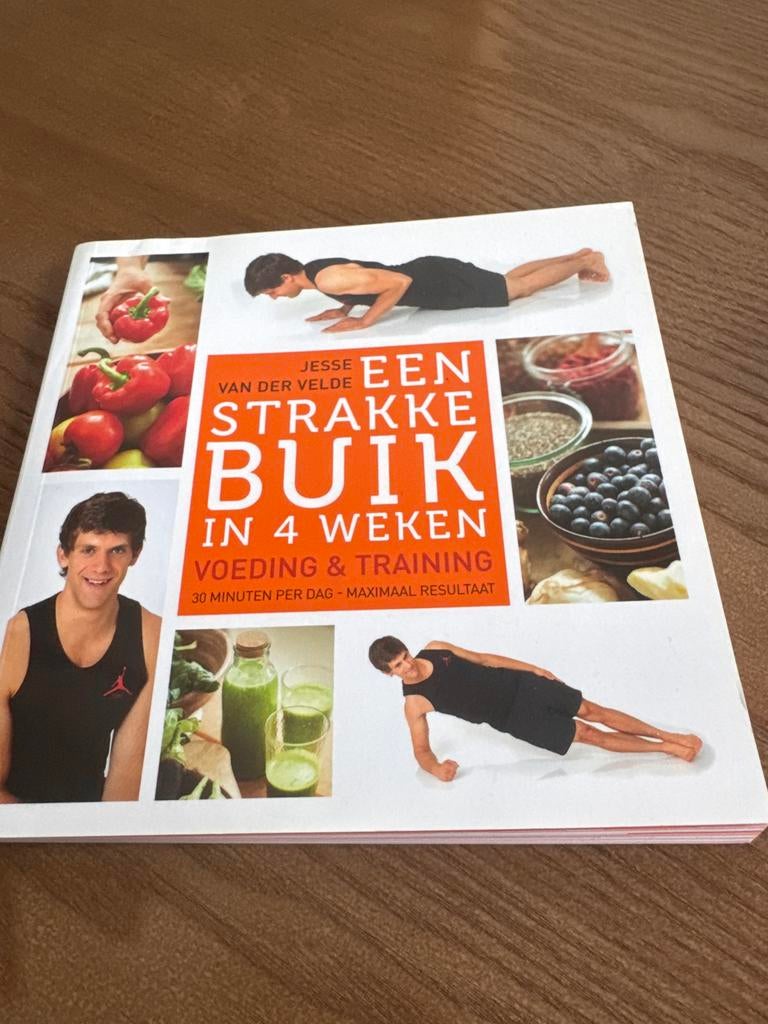Jesse van der Velde - Een Strakke Buik in 4 Weken, Boeken, Gezondheid, Dieet en Voeding, Ophalen of Verzenden, Zo goed als nieuw