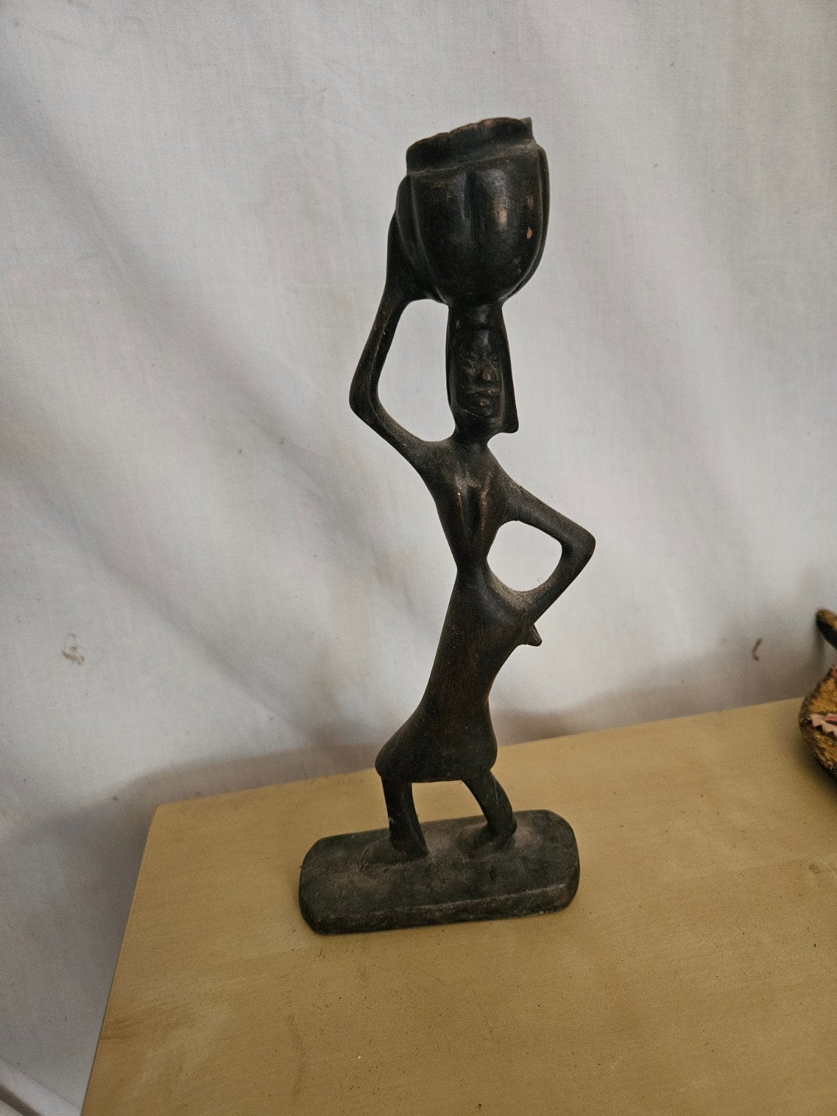 Houten Afrikaans beeldje - Vrouw met pot - 27 cm, Ophalen of Verzenden, Handgemaakt, 20 - 50 cm, Beeld
