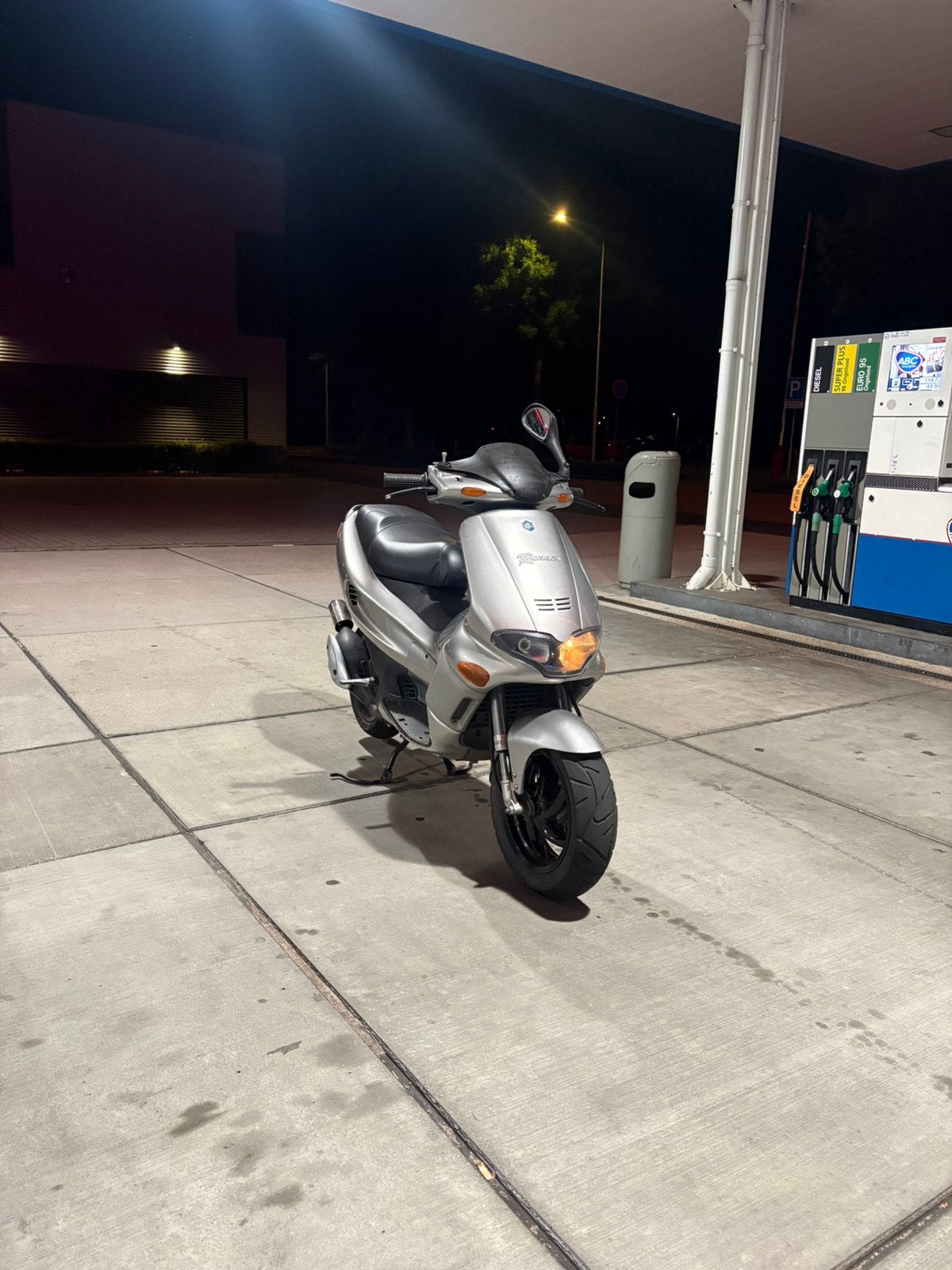 Gilera runner 70cc Darkdream, Tweetakt, Gebruikt, Maximaal 45 km/u, Ophalen of Verzenden