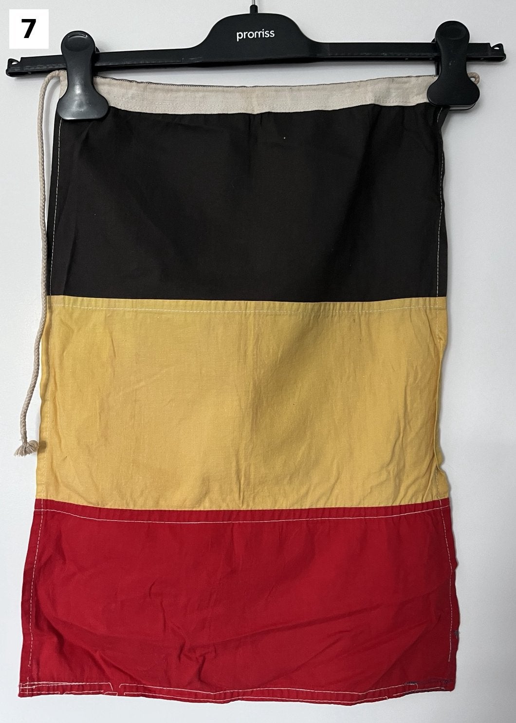 Belgische vlag 32x51 cm – genaaid – oude bootvlag, Ophalen of Verzenden, Gebruikt