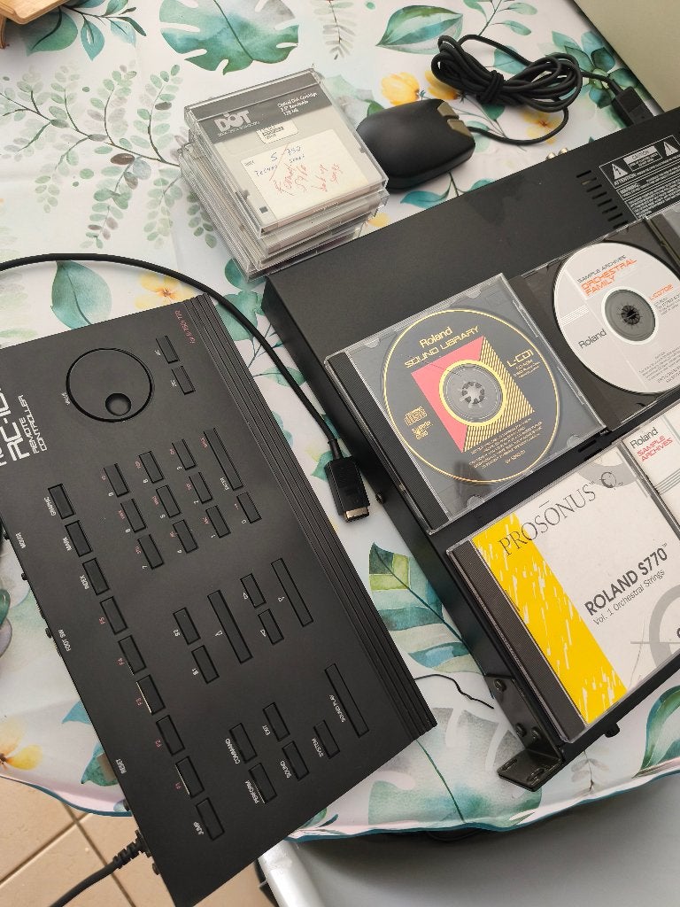 Roland S760, Muziek en Instrumenten, Samplers, Ophalen of Verzenden, Gebruikt