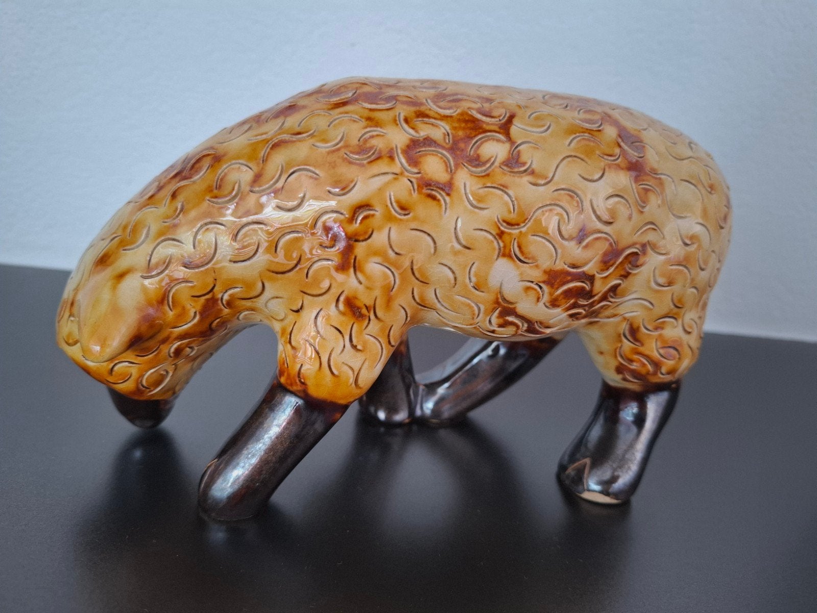 Vintage Goebel schaap beeldje - bruin geglazuurd, Verzamelen, Ophalen of Verzenden, Gebruikt, Dier