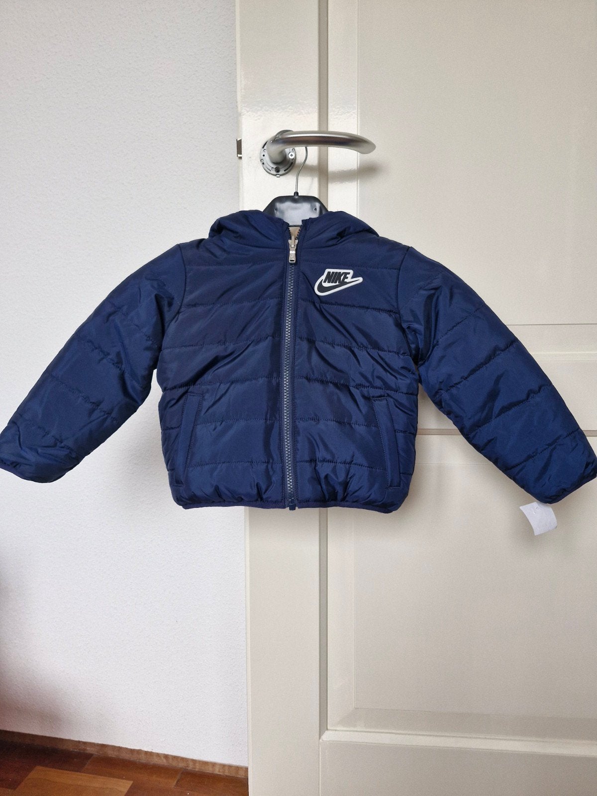 Nieuwe Nike winterjas voor baby's - Maat 86 (24M), Jongetje of Meisje, Nieuw, Ophalen of Verzenden, Jasje