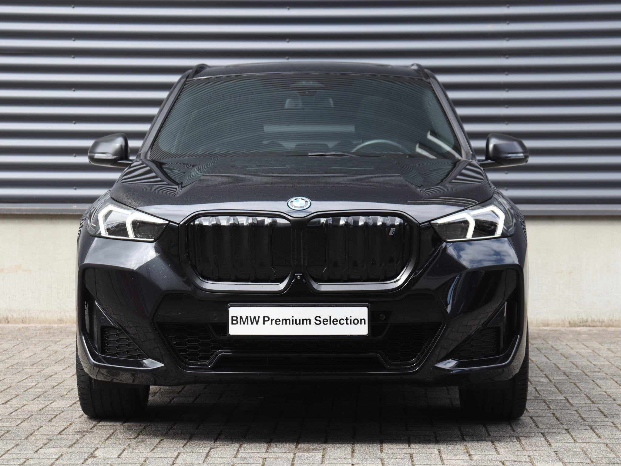 BMW iX1 xDrive30 | M Sportpakket | Innovation Pack | Panodak, Auto's, Automaat, Gebruikt, Met garantie (alle), Elektrische stoelverstelling
