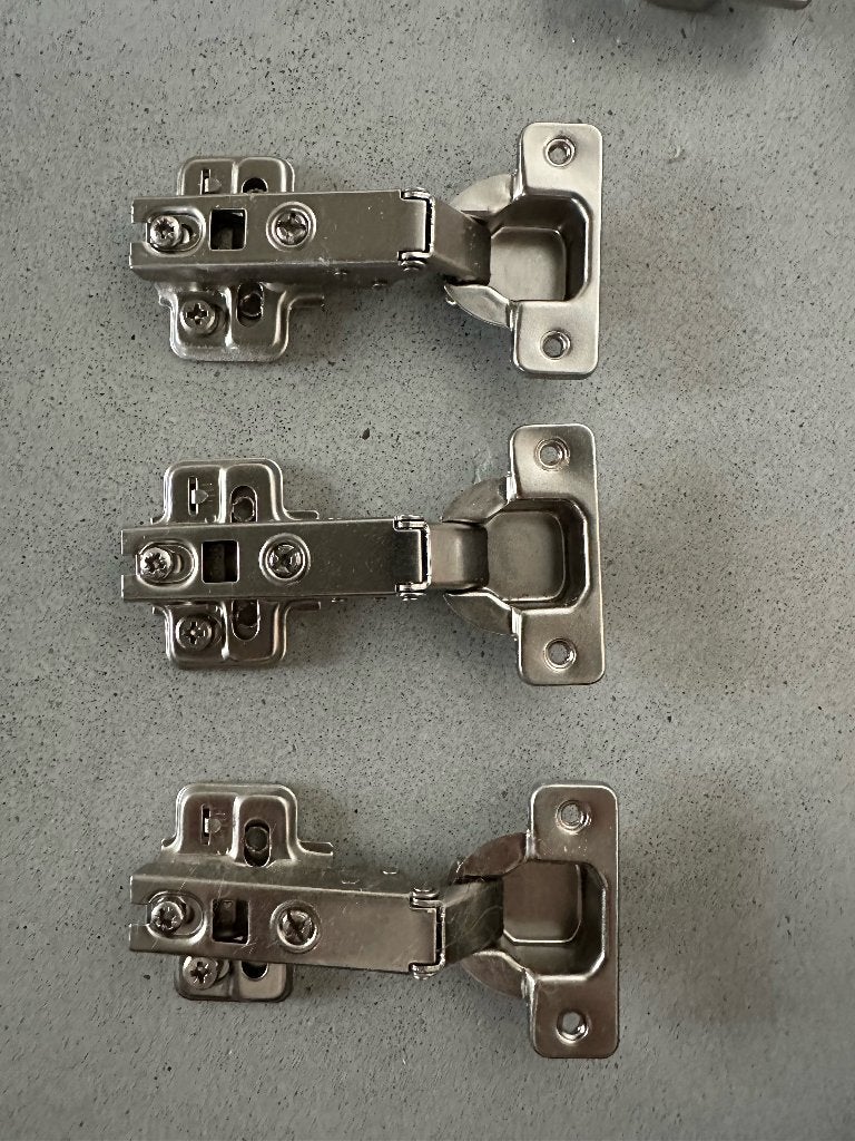 IKEA HJÄLPA scharnieren voor PLATSA deuren, €1 per stuk, Ophalen of Verzenden, Gebruikt, IJzer, Scharnier