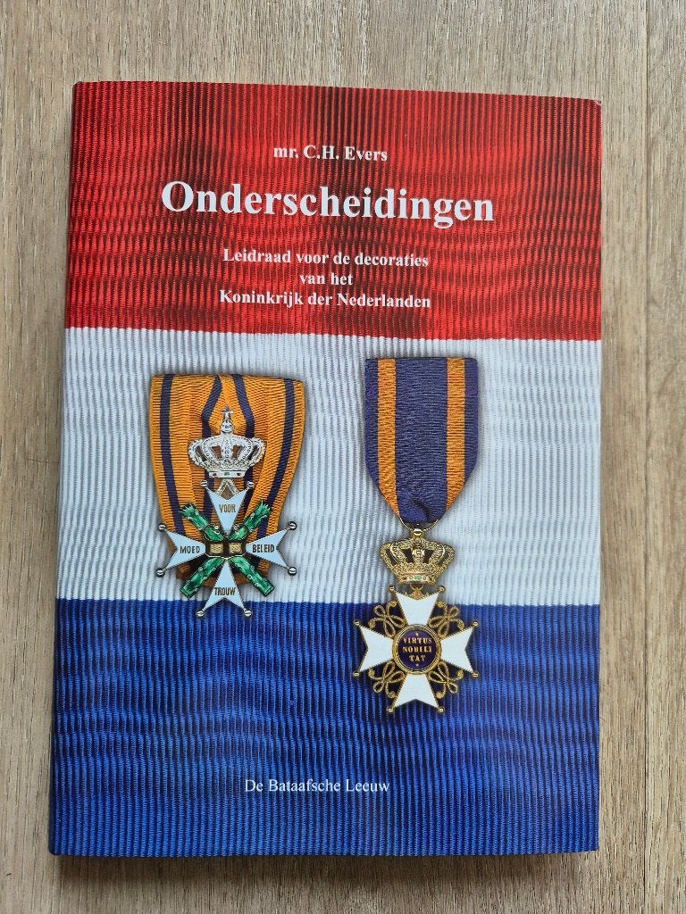 Onderscheidingen, Ophalen of Verzenden, Overige soorten, Nederland, Boek of Tijdschrift