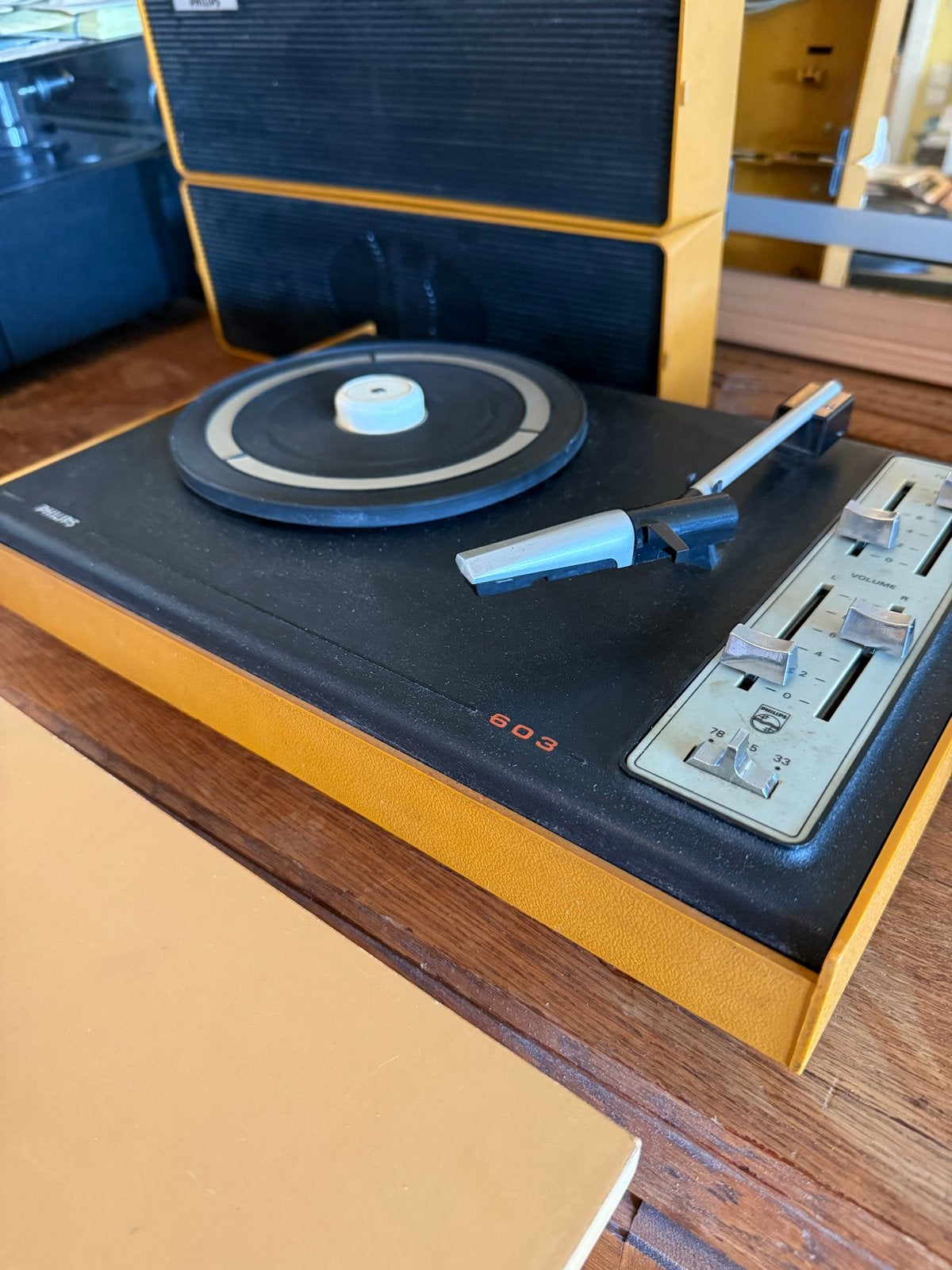 Vintage Philips 603 Platenspeler met Speakers, Ophalen of Verzenden, Gebruikt, Platenspeler, Philips