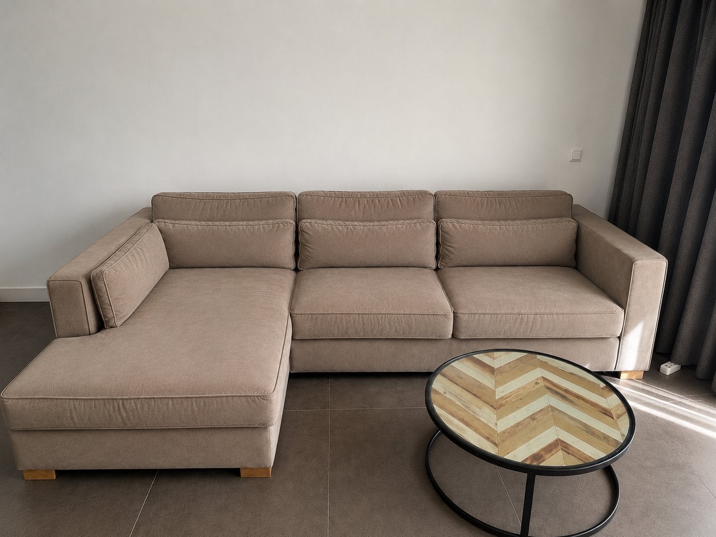 TEAB Ruime taupe luxe velvet hoekbank (330x195 cm), Huis en Inrichting, Banken | Bankstellen, Ophalen, Gebruikt, Hoekbank, 300 cm of meer