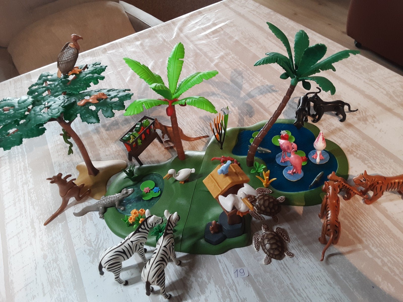 DIERENSETS nr 19. Drinkplaats op de safari, Ophalen of Verzenden, Zo goed als nieuw, Complete set