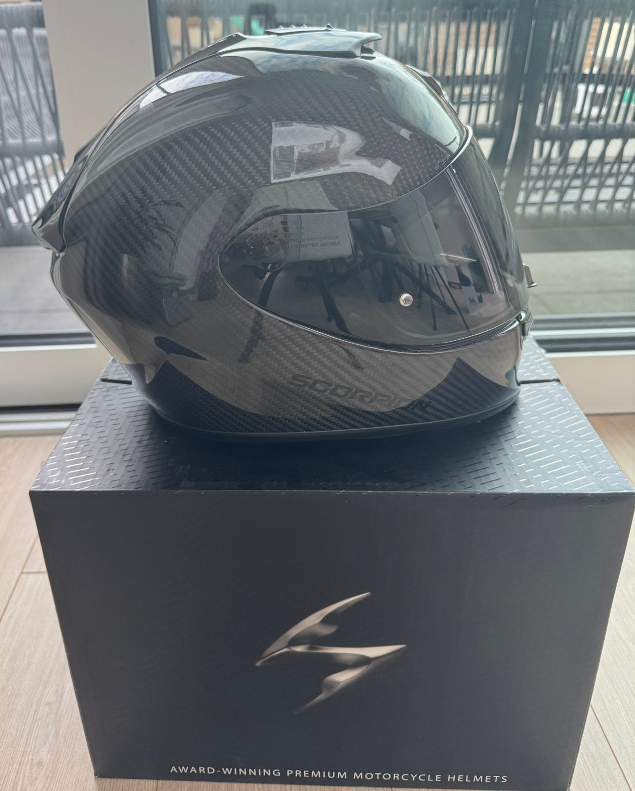 Scorpion exo 1400 evo carbon in nieuwstaat, Overige merken, Ophalen of Verzenden, Nieuw zonder kaartje, Integraalhelm