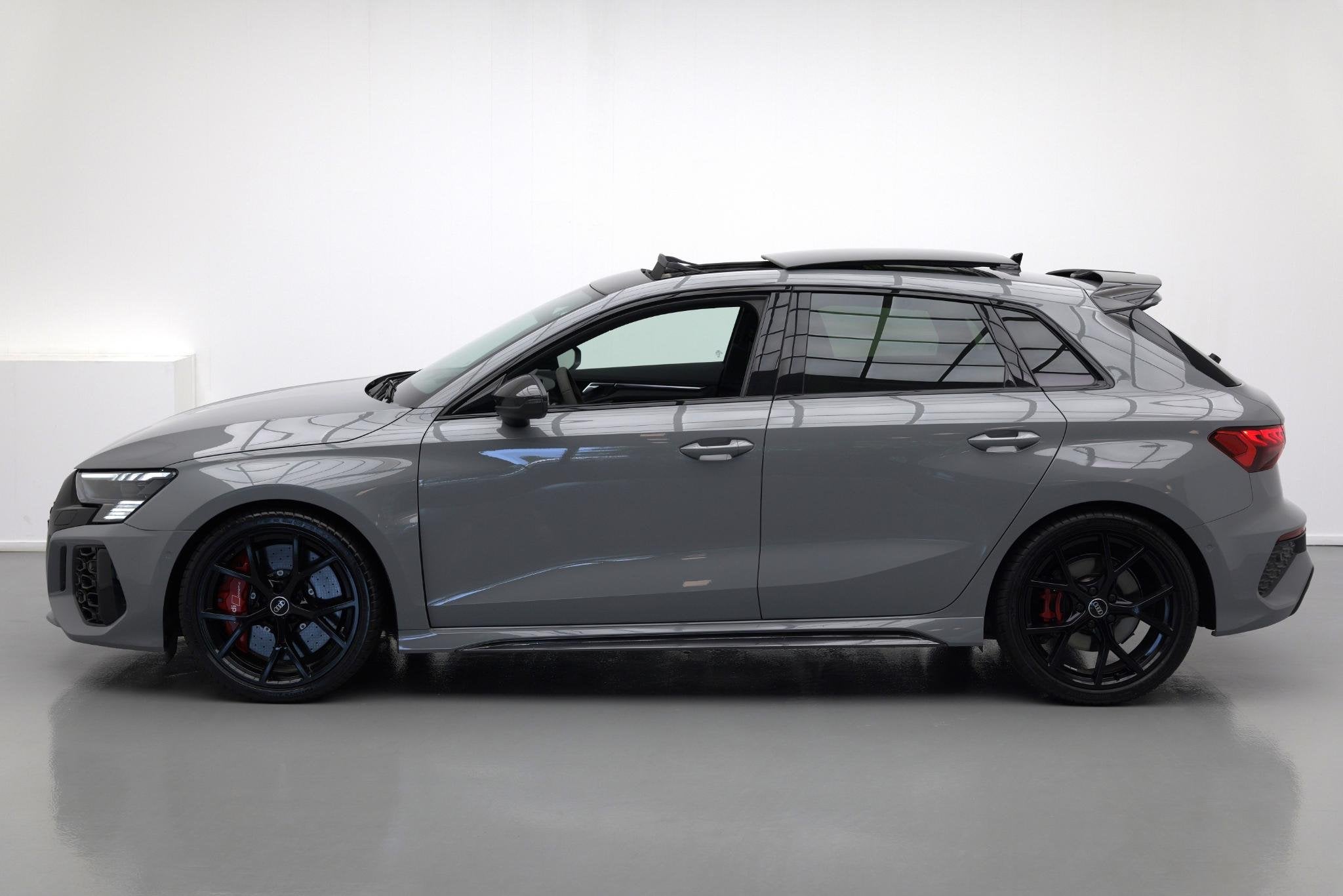 Audi RS3 Sportback 2.5 TFSI Quattro |Pano|Massage|Ceramic|Ca, Automaat, Gebruikt, RS3, Bedrijf