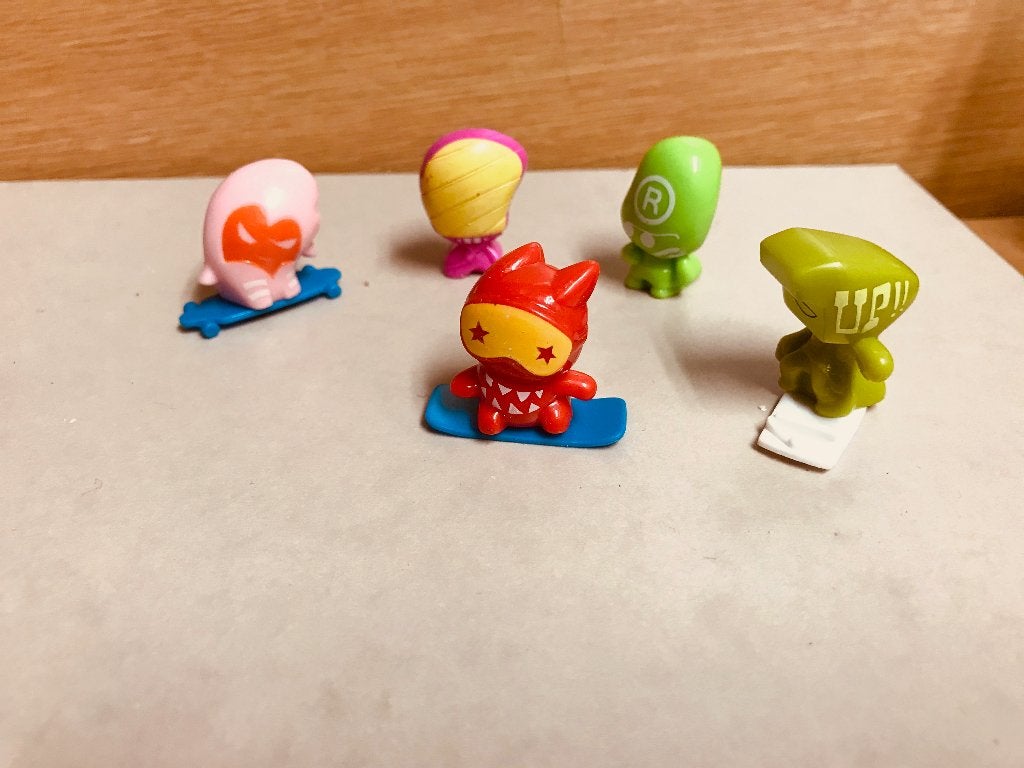 Gogo's Crazy Bones figuren op skateboards, Verzamelen, Ophalen of Verzenden, Zo goed als nieuw