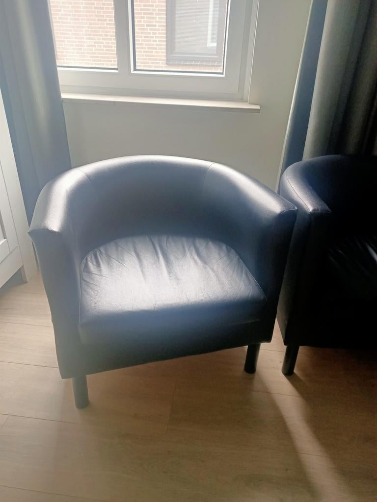 Gratis ophalen; 2 zwarte fauteuils (cubs), Ophalen, Gebruikt, 75 tot 100 cm, 50 tot 75 cm