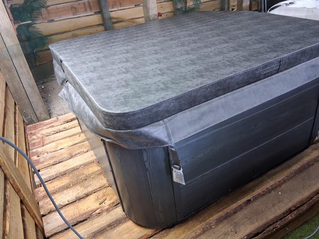 GECKO top kwaliteit jacuzzi 2 ligplaatsen bezorging&garanti, Ophalen of Verzenden, Gebruikt, Filter