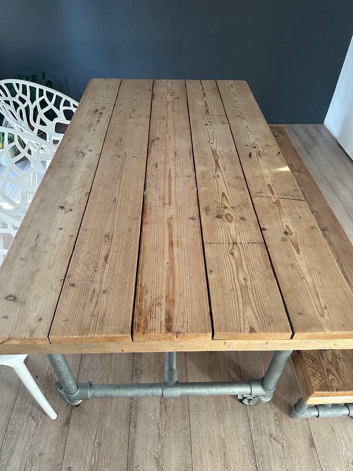 Industriële eettafel set met bankje, salontafel en stoelen, Ophalen, Gebruikt, 50 tot 100 cm, Vijf personen of meer