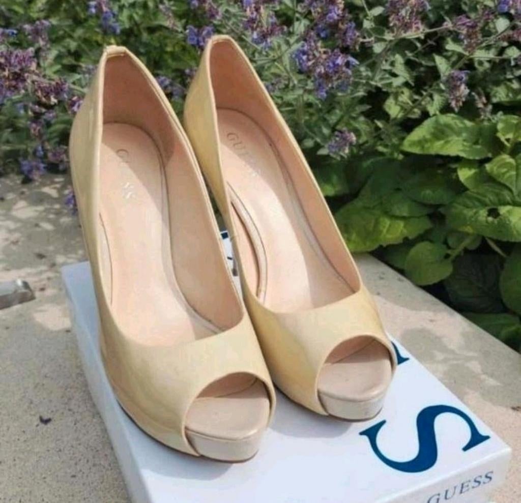 Guess Hakken Mt 41
Open Toe, Ophalen of Verzenden, Zo goed als nieuw, Zwart