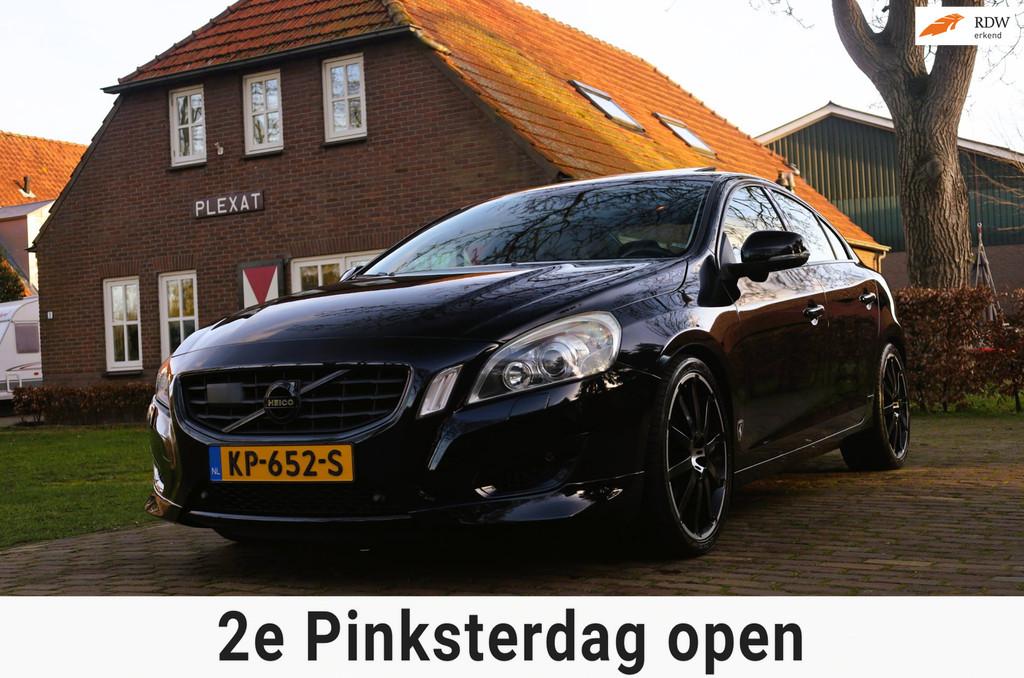 Volvo S60 3.0 T6 AWD Momentum Aut. | Heico Uitvoering | Pano, Automaat, Euro 5, S60, Zwart