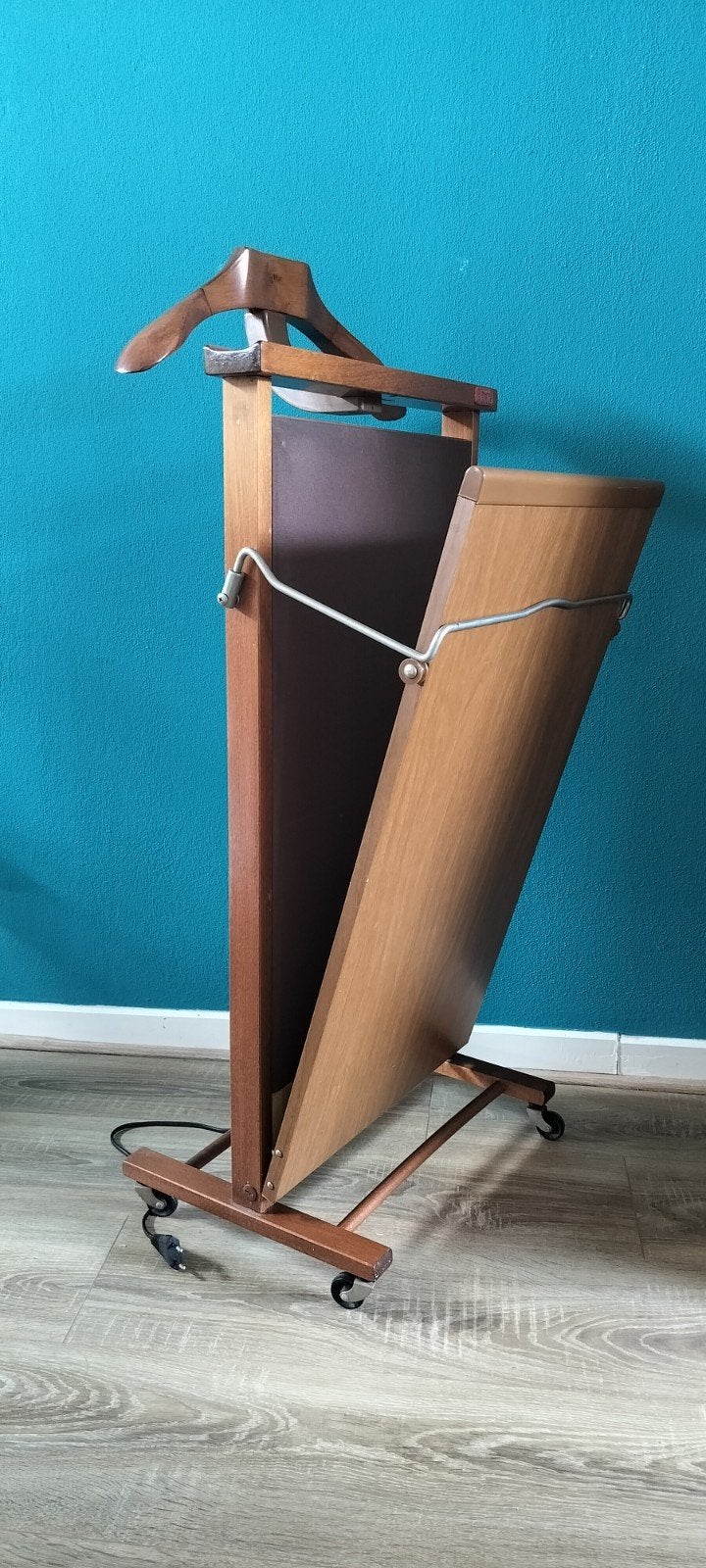 Vintage dressboy met strijkfunctie ( werkend), Huis en Inrichting, Ophalen, Gebruikt, Bruin, Vintage